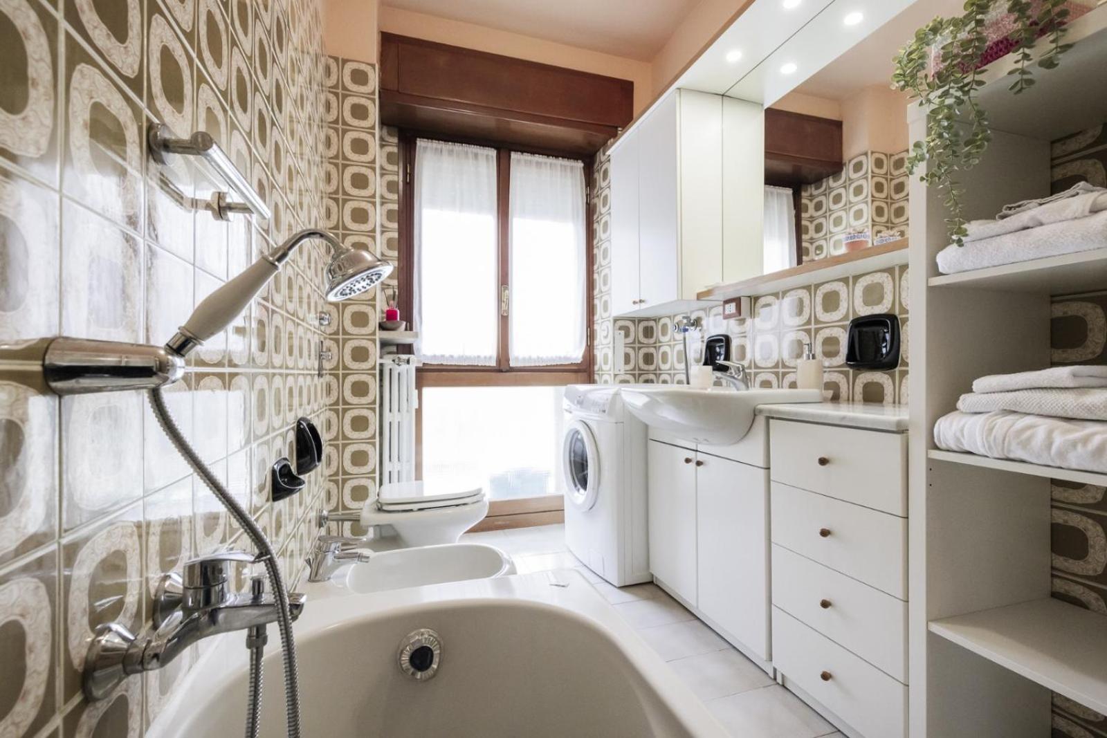 Big Deluxe Apts Italian Style Lake&Terrace Appartement Lecco Buitenkant foto